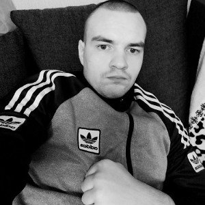 дайте в голову пару строк поэту