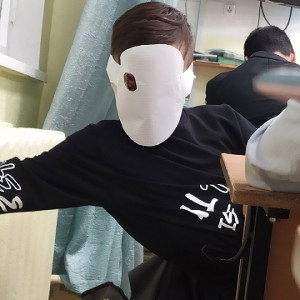 бьют брата 