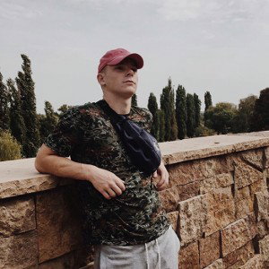 Есенин-я усталым...