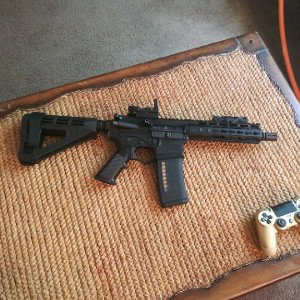 2 GUNS UP