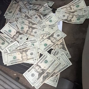 SOM3 OF Y'ALL AR3 R3ALLY GRINDING
