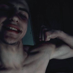 ей всего 15 а на выгляд 20