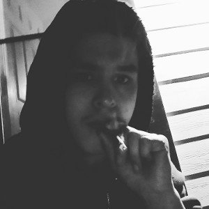 LookingIntoMedusaEyesLookinForAGem(Prod.kcaaz)