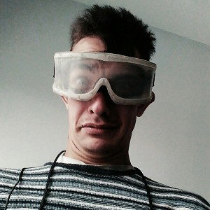 КТО ЭТА ДЕВУШКА