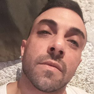"Mamasa, no hay errre. Remix Trap"by El Rikardito.