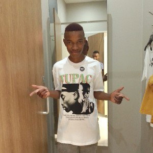 Hasa laizar. and  juju ft-phaidho