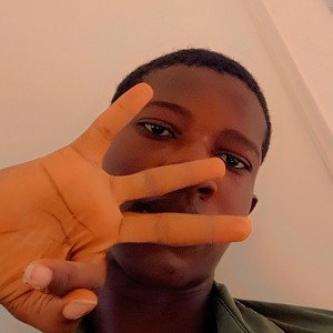 Leo CEE