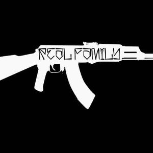 LA REAL FAMILY 