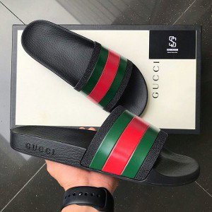GUCCI FLIP FLOPS