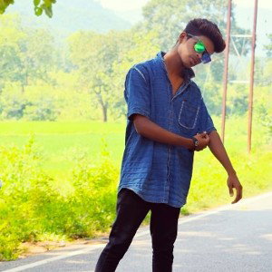 Main Aur Tum (Mr-Jatt.com)