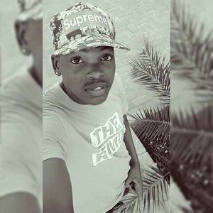 Ben-bee_shy love