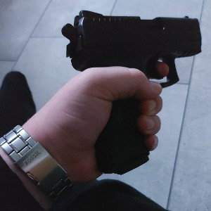 BRIONICC - Schwer bewaffnet (Feat. Jason 481)
