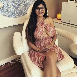 iLOVEFRiDAY - Mia Khalifa but every word is a goog