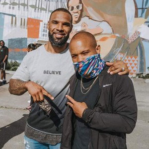Savage Show Off (thank you Matt Forte for posin for pic)