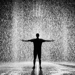 Senti fuori quanto piove...