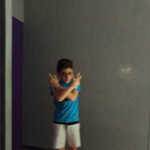 elyes qui se fait pyocher par azizi