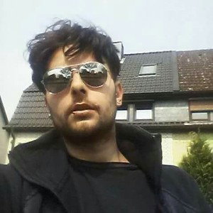 realdyrty_813 _ keiner hört ihn zu