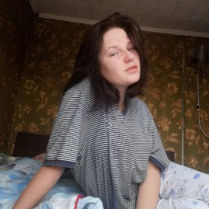 За то что ты красивая, милая.....