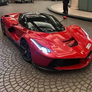 LA-FERRARI