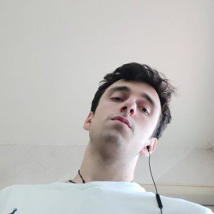Y AQUI ESTOY