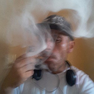 FUMANDO LA MOTA VIVO MR.LepuS