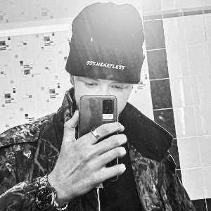 sss.heartless cover-Santiz 