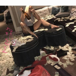  Money 