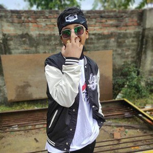 chilling 'N' rapping