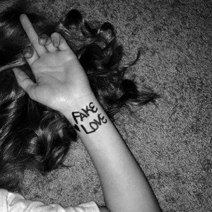 Fake love