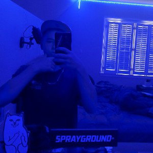 ObjectsInMirrorAreCloserThanTheyAppear