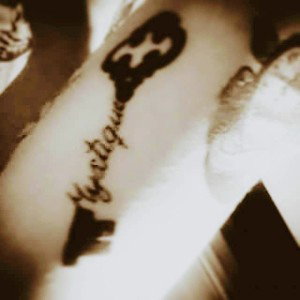 - TRIBUTO // •° FreakNiq °•