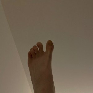 feet sniffer