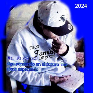 sigo pensando en el futuro me sigue esperando la pinché música sigo sacando una que otra yo sigo grabado a horita aquí a