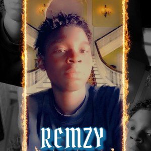 Remzy alime le téléphone 