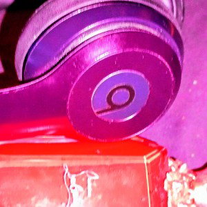 beats studio pro x Kim Kardashian 