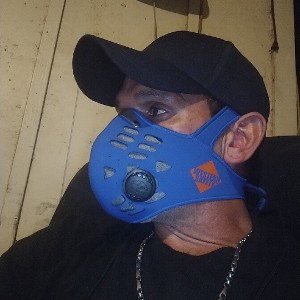 blue face