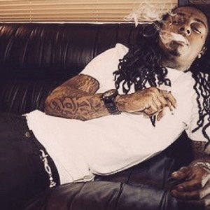 **SMOKE SUMTHIN(GURL U KNO I)**