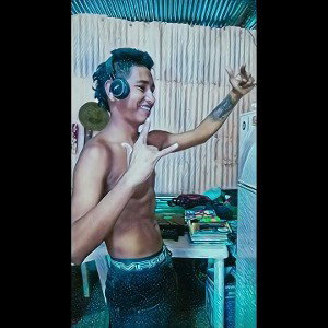 L  A Luis