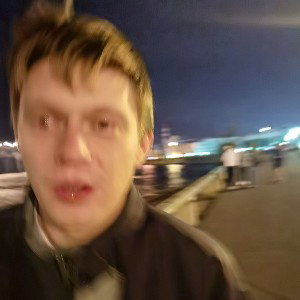 титры