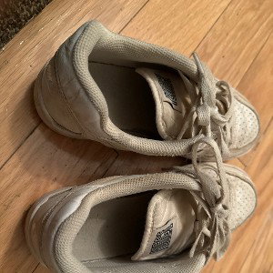 Dirty Shoes (20:53:18)