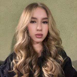 Якщо вважаєш мене гарною, доторкнись до мене, знай.