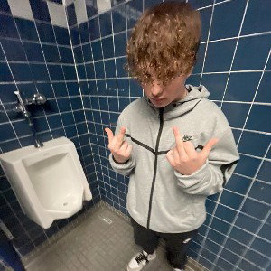 js a hoe.