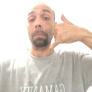 hola si quién es? digame , soy yo, un segundo, ahora vuelvo xD
