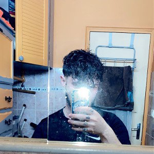 Je t’aime mais je croit que c’est pas réciproque donc mon je t’aime restera dans cette note et tu sais que tu était ma s