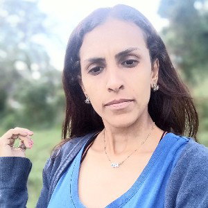yany productora "Para los que hablan a mis espaldas
