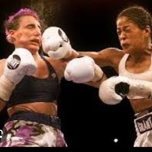 golden glove on the trolls