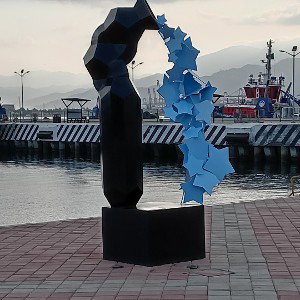 yo bengo de donde el sol y el mar se buelbenn uno,