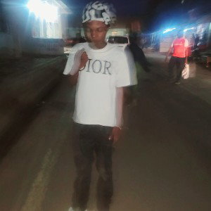 Free p**