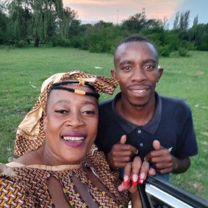 Album" title Mama..