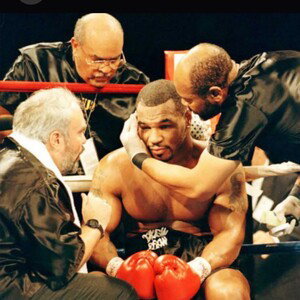 Mike Tyson Upper Kutt ! 